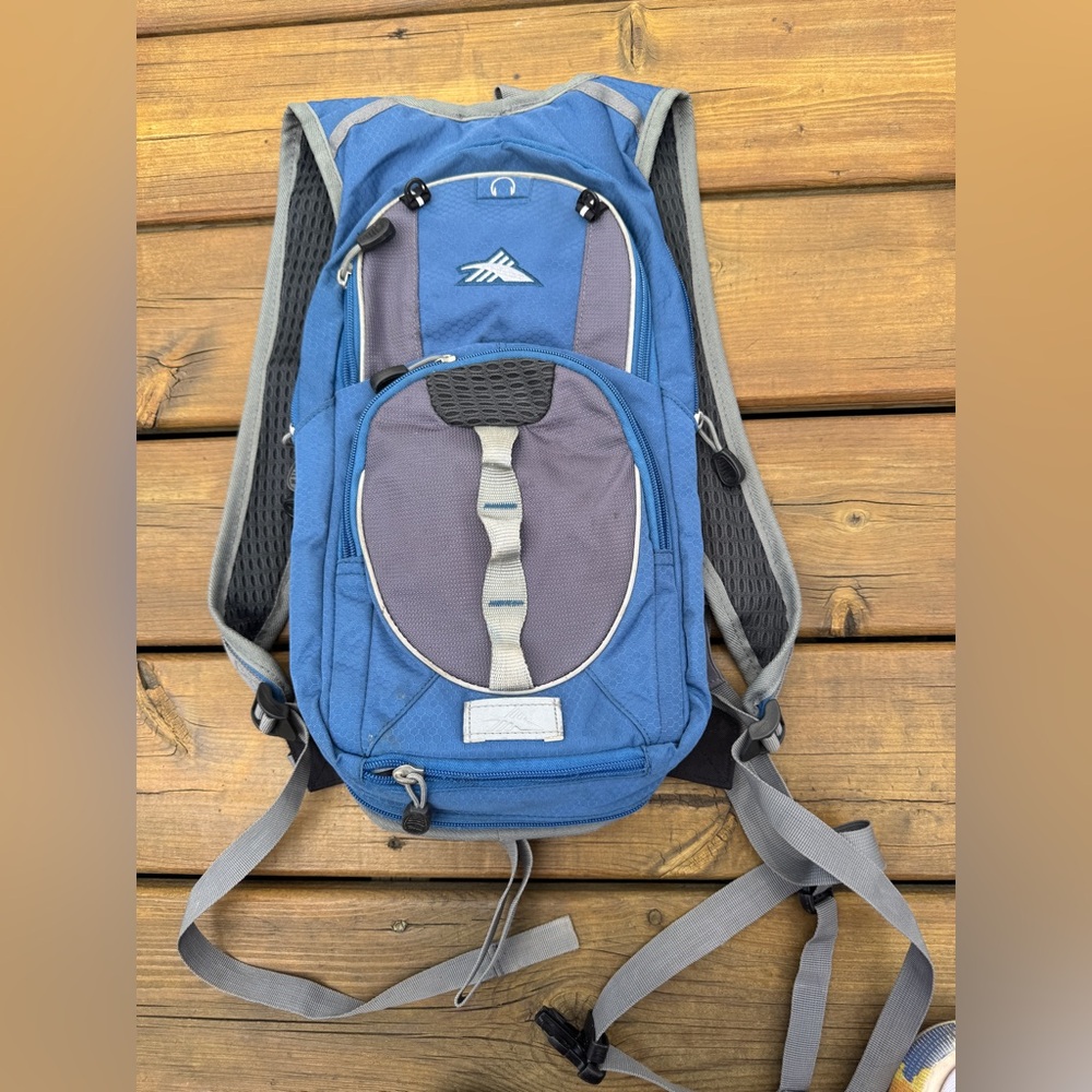 High Sierra Airmesh Hydration Backpack Pack 2L ?